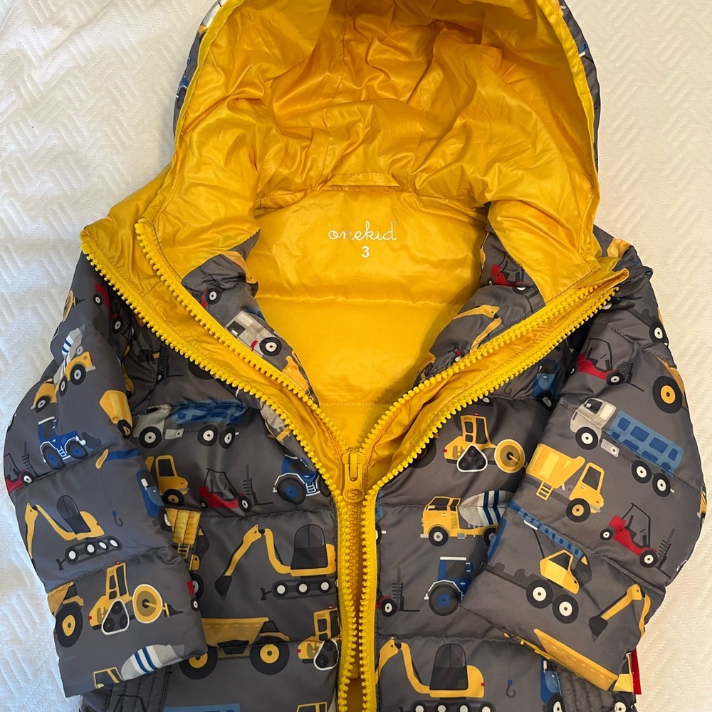 Onekind car seat coat.